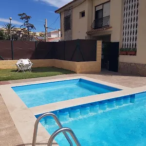 https://chalet-puerto-marina-goya.1costadelsol.com